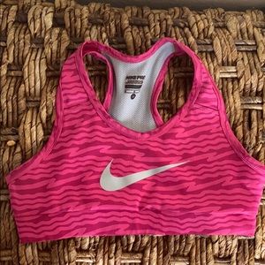 Nike pro sports bra
